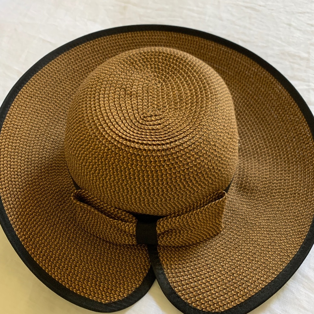 Sun n’ Sand straw brimmed hat